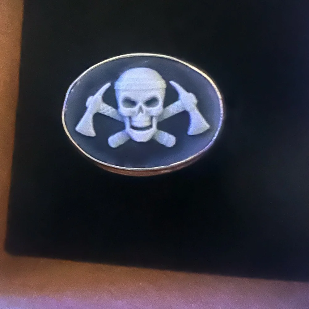 Solid .925 Sterling Pirate Black Skull and Crossbones Ring - Picture 2 of 7